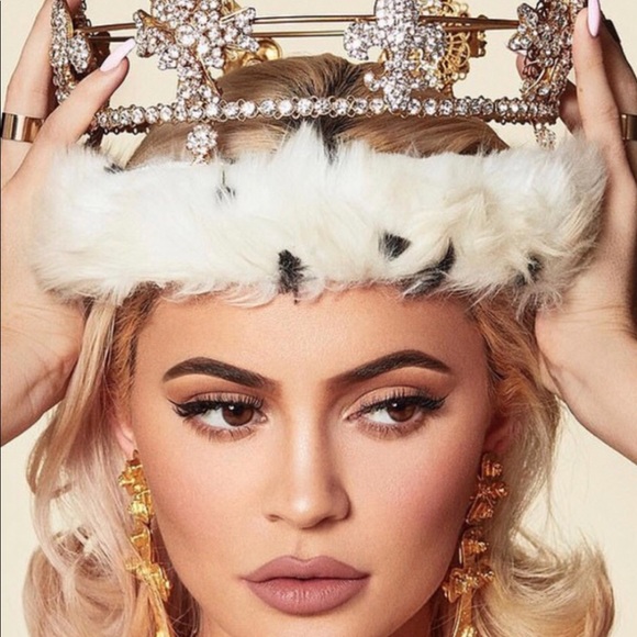 Meet your Posher, Gloria - Picture 1 of 1